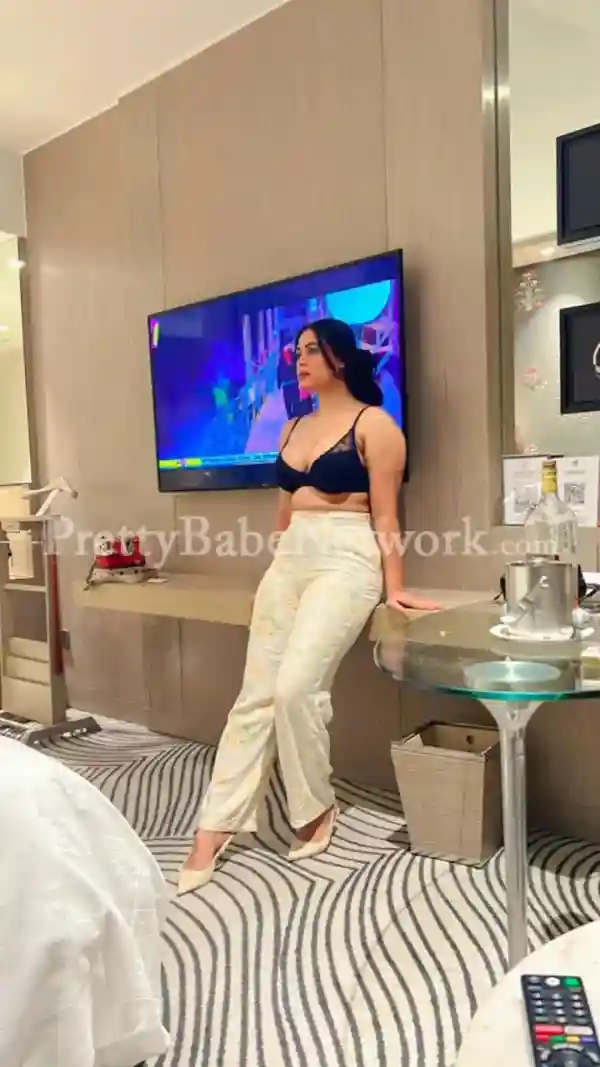 Riya Sharma – Elegant Air Hostess Escort Near Goa Airport | Premium Indian Companion