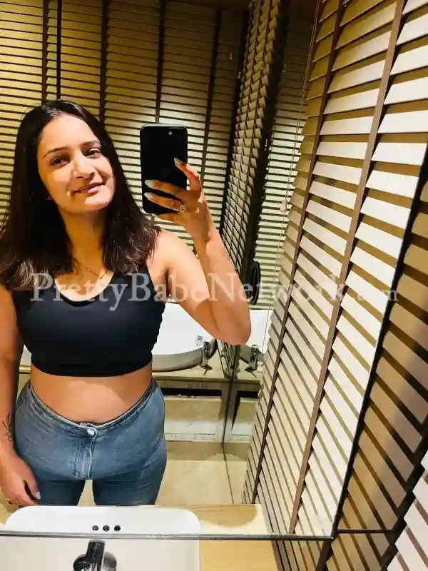 Meera – Busty Independent Call Girl - Indian escort in Goa